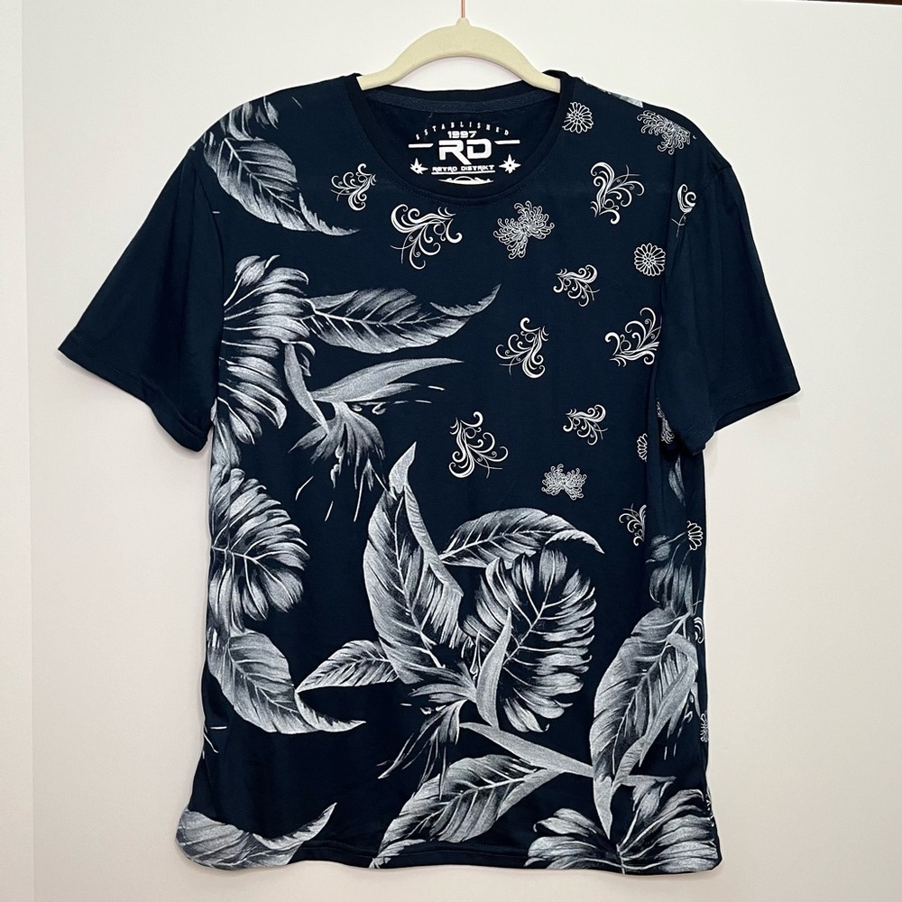 Men’s Retro Distrikt T-Shirt Large